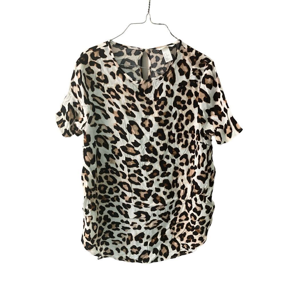 H&M Blouse Top Women SZ 10 White Leopard Print Round Neck Short Sleeve Viscose